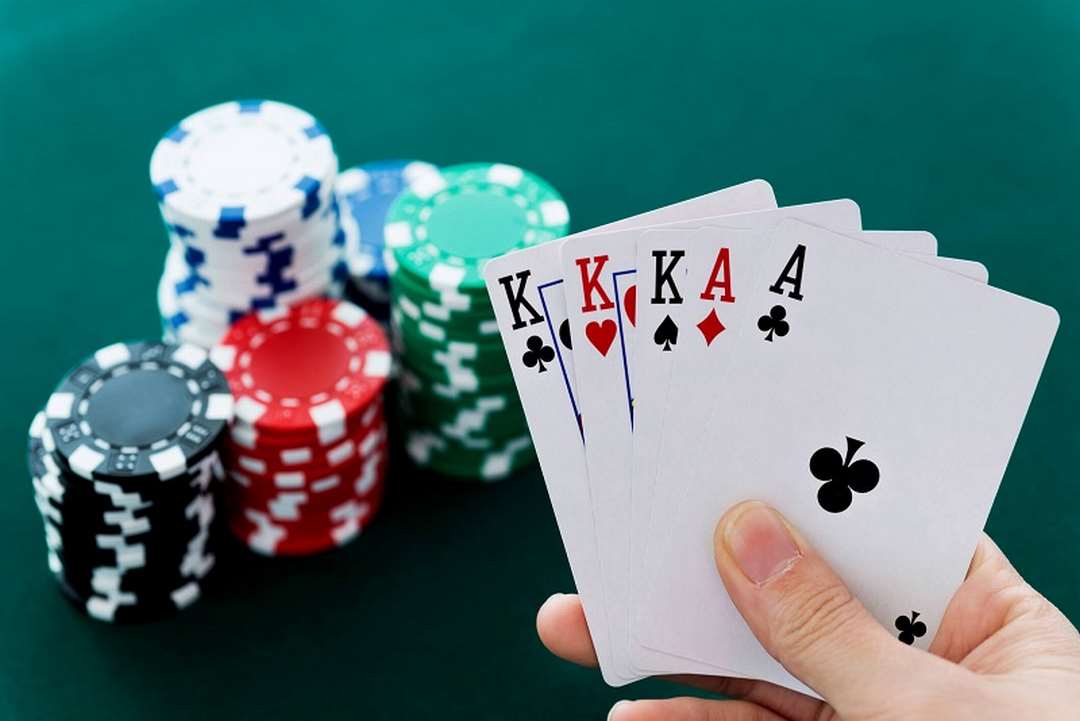 Một số hành động trong ván Poker