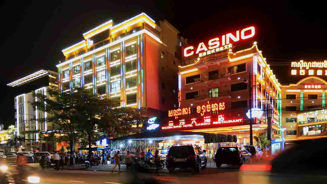 Golden Sand Hotel and Casino la song bai nhu the nao?